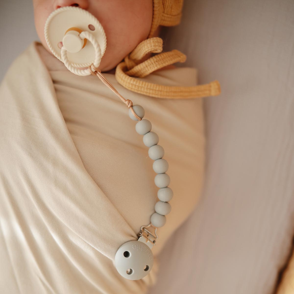 Mushie Halo Pacifier Clip Thyme