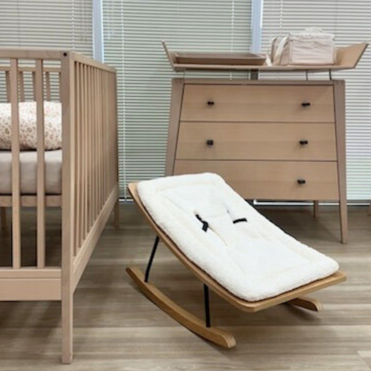 Quax Rocking Baby Bouncer - Cream