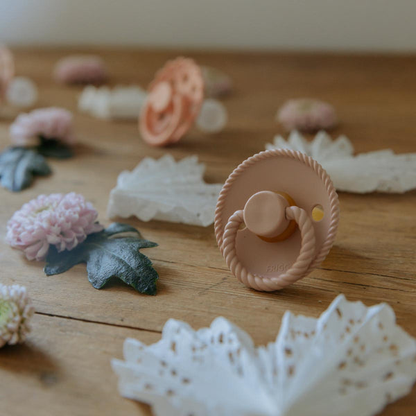 FRIGG Rope Pacifier 2 Pack Latex – Danish By Design B2B